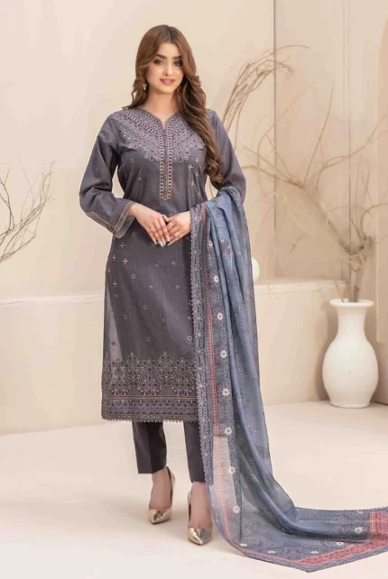 Dark Color Embroidered Digital Printed Lawn Kameez and Plain Cotton Trouser with Exclusive Digital Printed Slub Organza Dupatta with Beautiful 4 Side Lace.