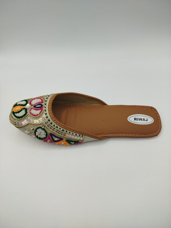 Chappal Khussa 01