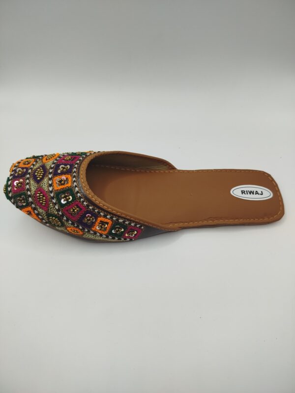 Chappal Khussa 03